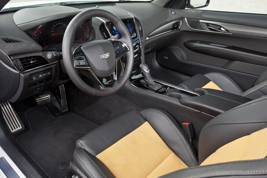 Торпедо Cadillac ATS-V Coupe 2015 года  (фото 100 из 100)